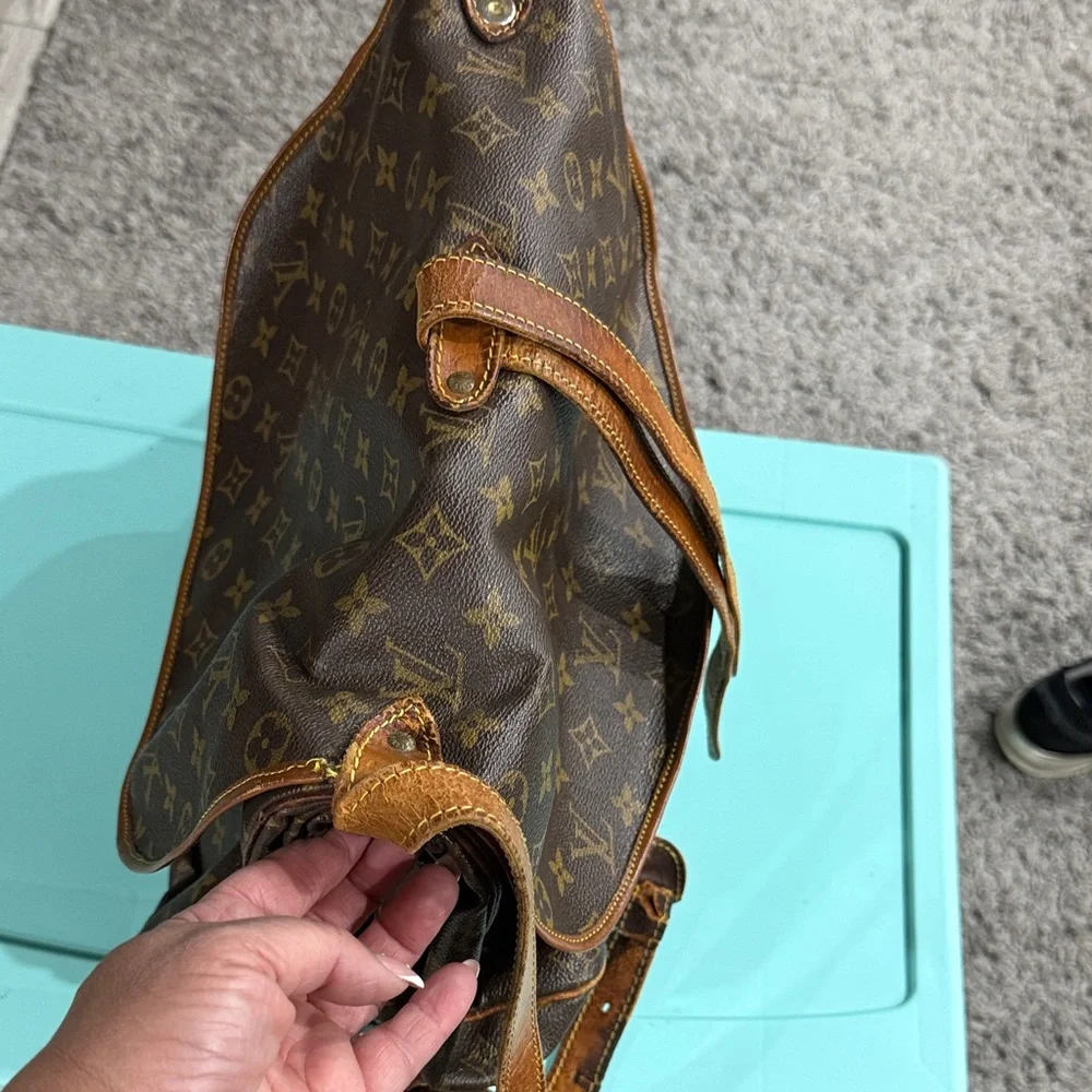 Louis Vuitton Monogram Canvas Messenger Bag in Brown and Tan - Picture 3 of 5